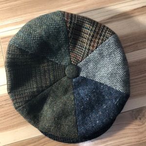 kevin and howlin caps